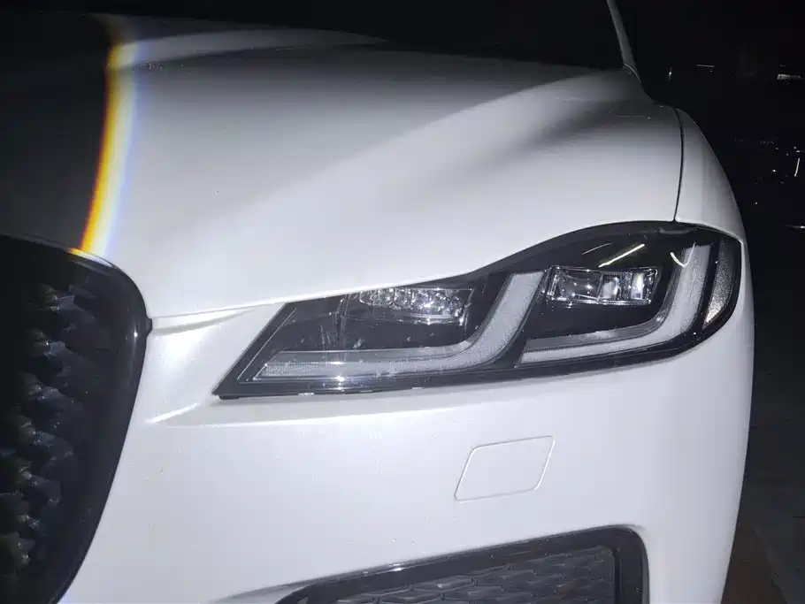 Jaguar F-PACE P250 R-Dynamic SE