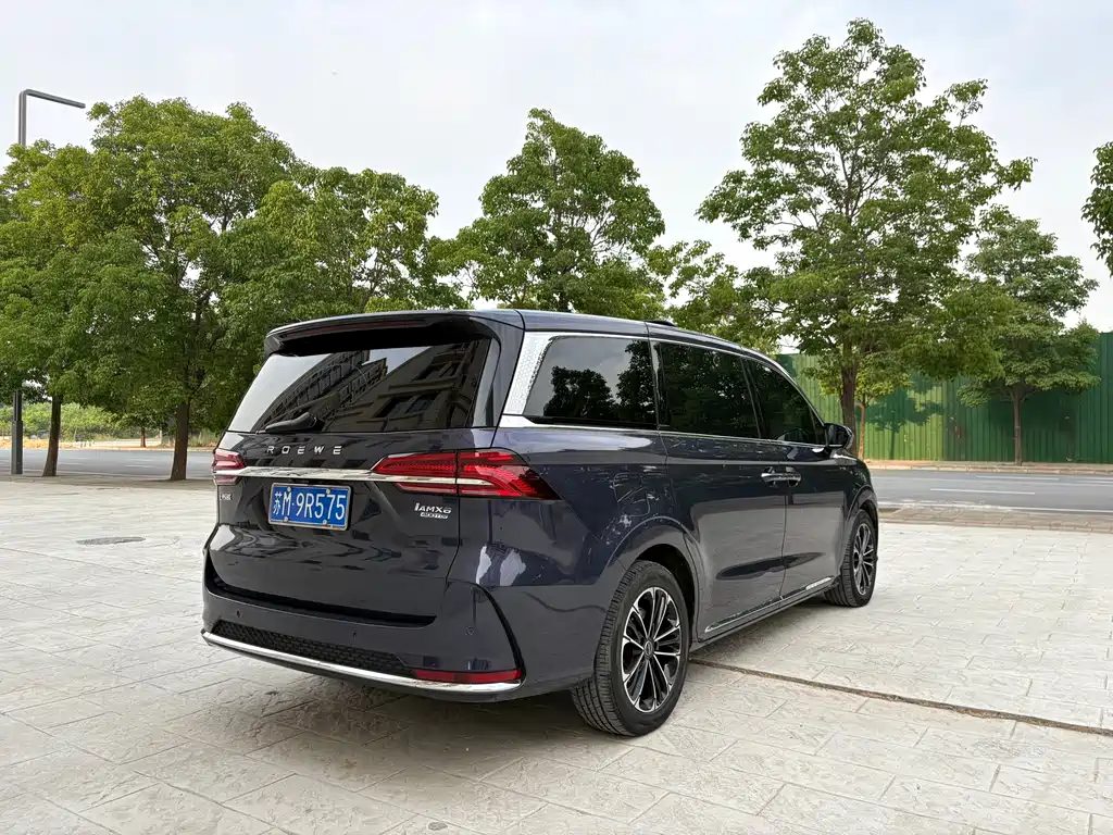 Roewe iMAX8 400 TGI Supreme Series Honored