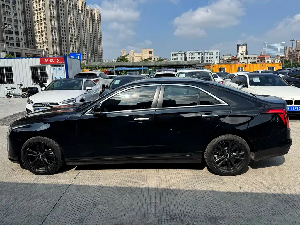 Cadillac CT4 28 T Style
