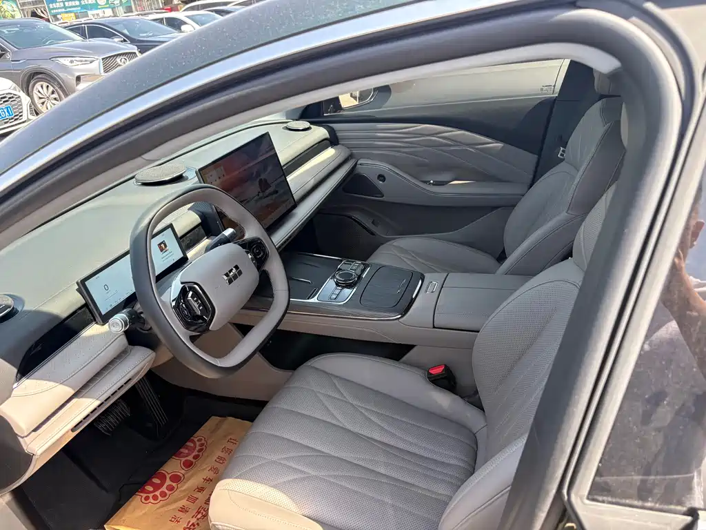 Galaxy Xingyao 8 130 km EM-i Premium