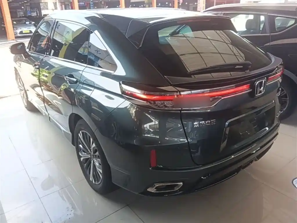 Honda UR-V 370 TURBO 2 WD Graceful
