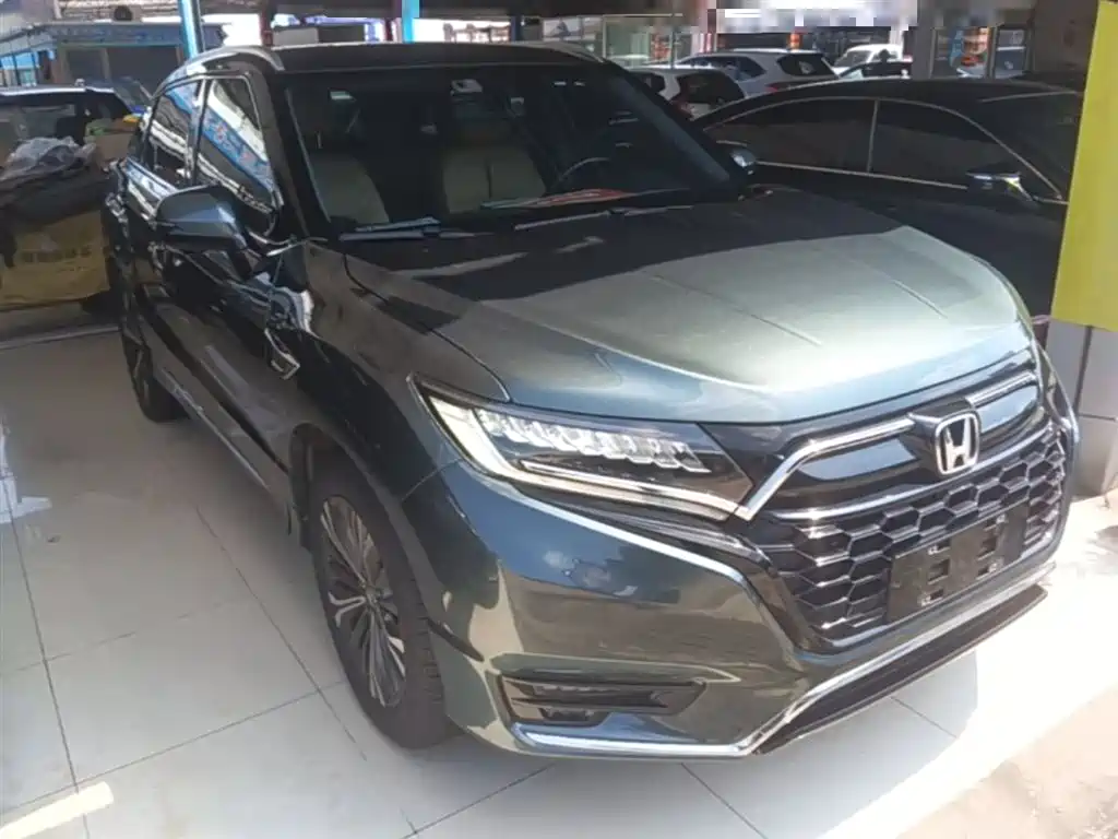 Honda UR-V 370 TURBO 2 WD Graceful