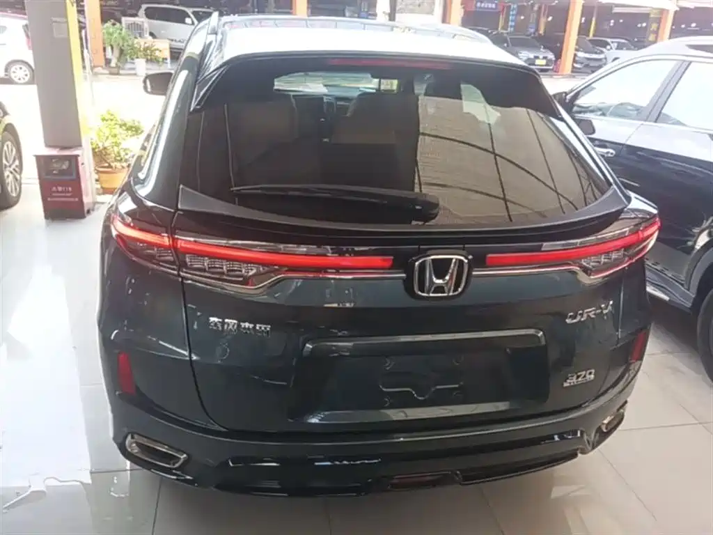 Honda UR-V 370 TURBO 2 WD Graceful