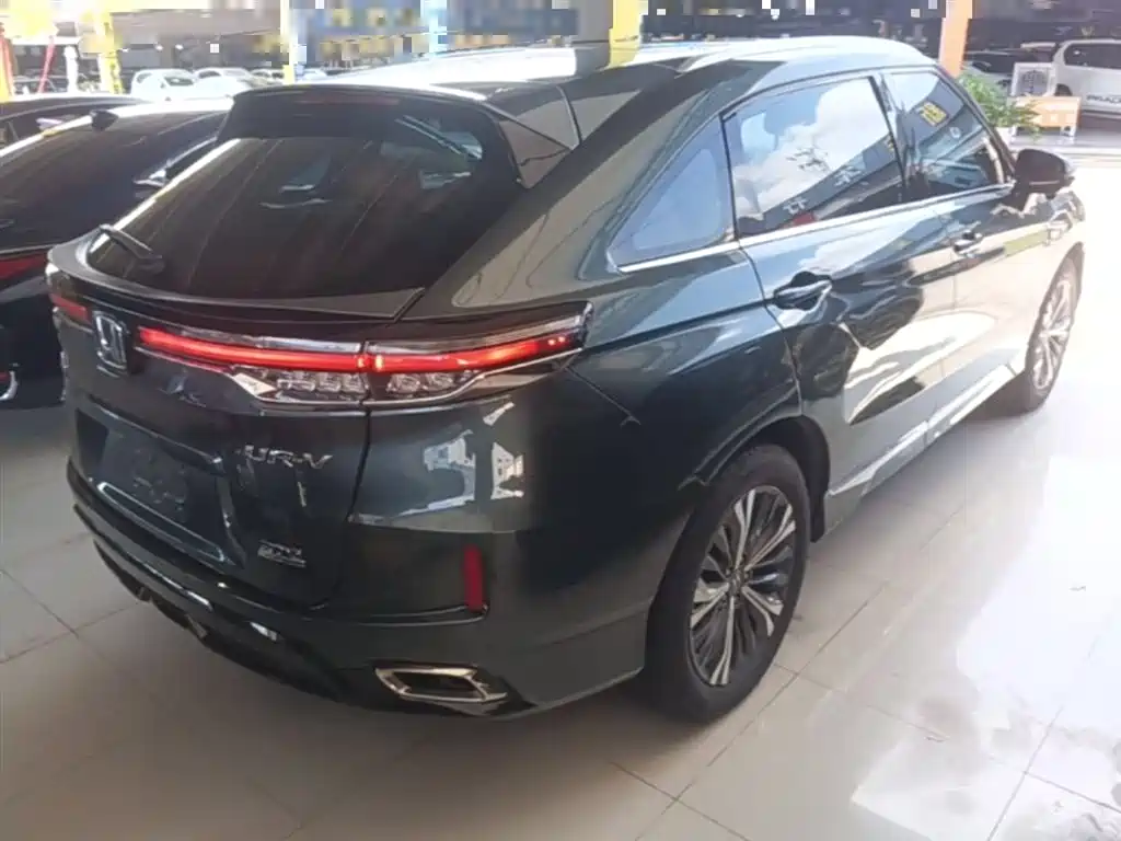 Honda UR-V 370 TURBO 2 WD Graceful