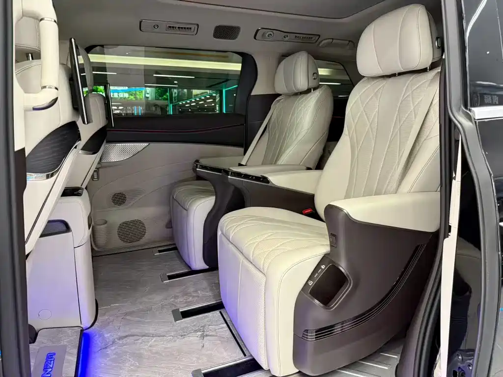 Denza D9 DM-i Smart Drive 1020 4 WD Flagship