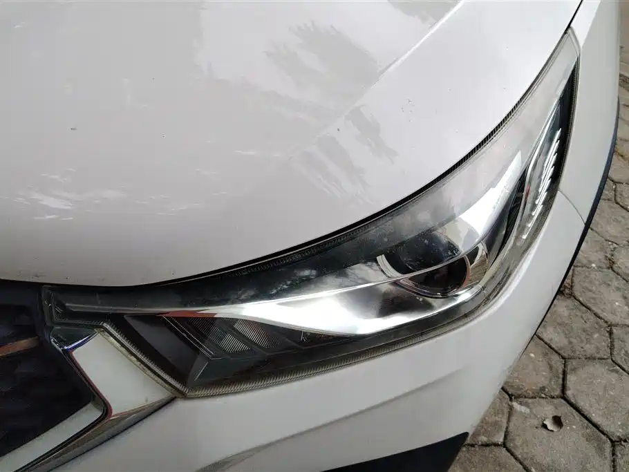 Baojun 310 W 1.5 L Auto Luxury CN-V