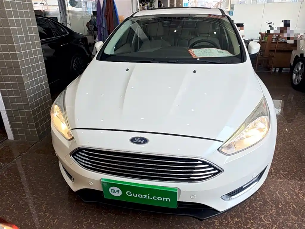 Focus 福克斯 2015款 三厢 EcoBoost 180 自动旗舰型