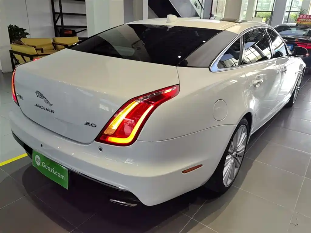 Jaguar XJ XJL 3.0 SC 2 WD Graceful Business