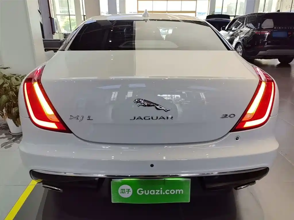 Jaguar XJ XJL 3.0 SC 2 WD Graceful Business