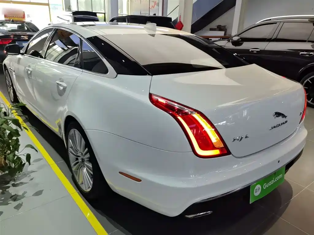 Jaguar XJ XJL 3.0 SC 2 WD Graceful Business