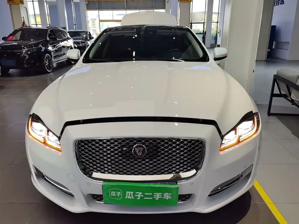 Jaguar XJ XJL 3.0 SC 2 WD Graceful Business