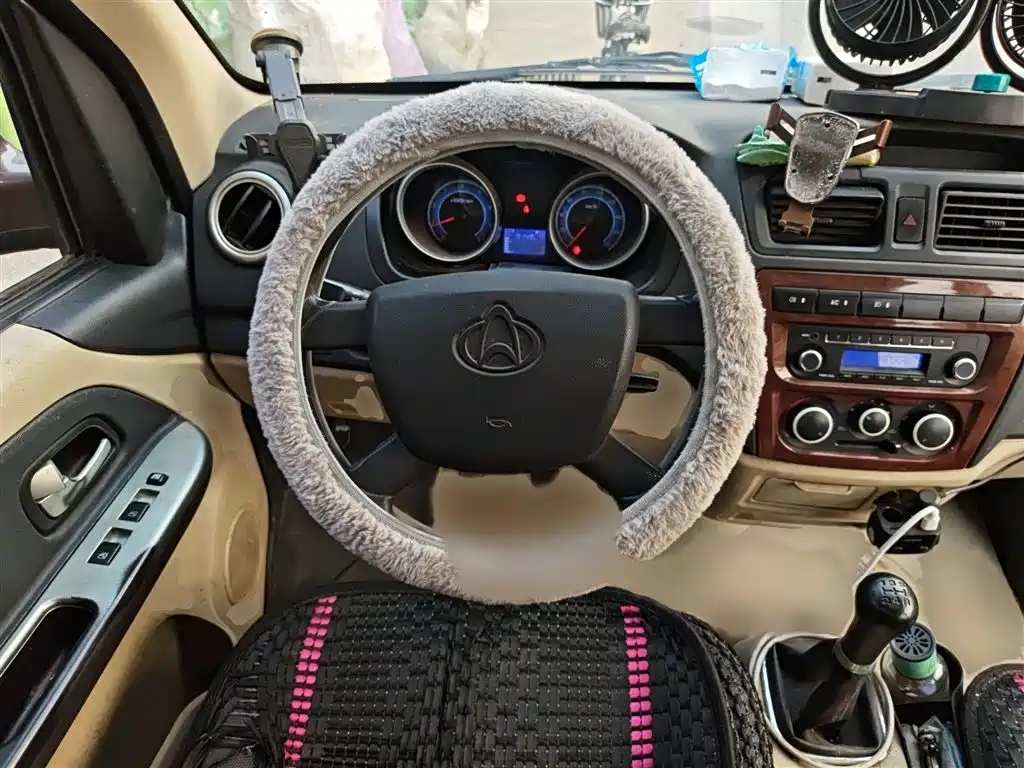 Changan Ruixing M80 1.5 L Basic 4-seat Single AC AC CN-VI Flat Roof Hatch DAM15 KR