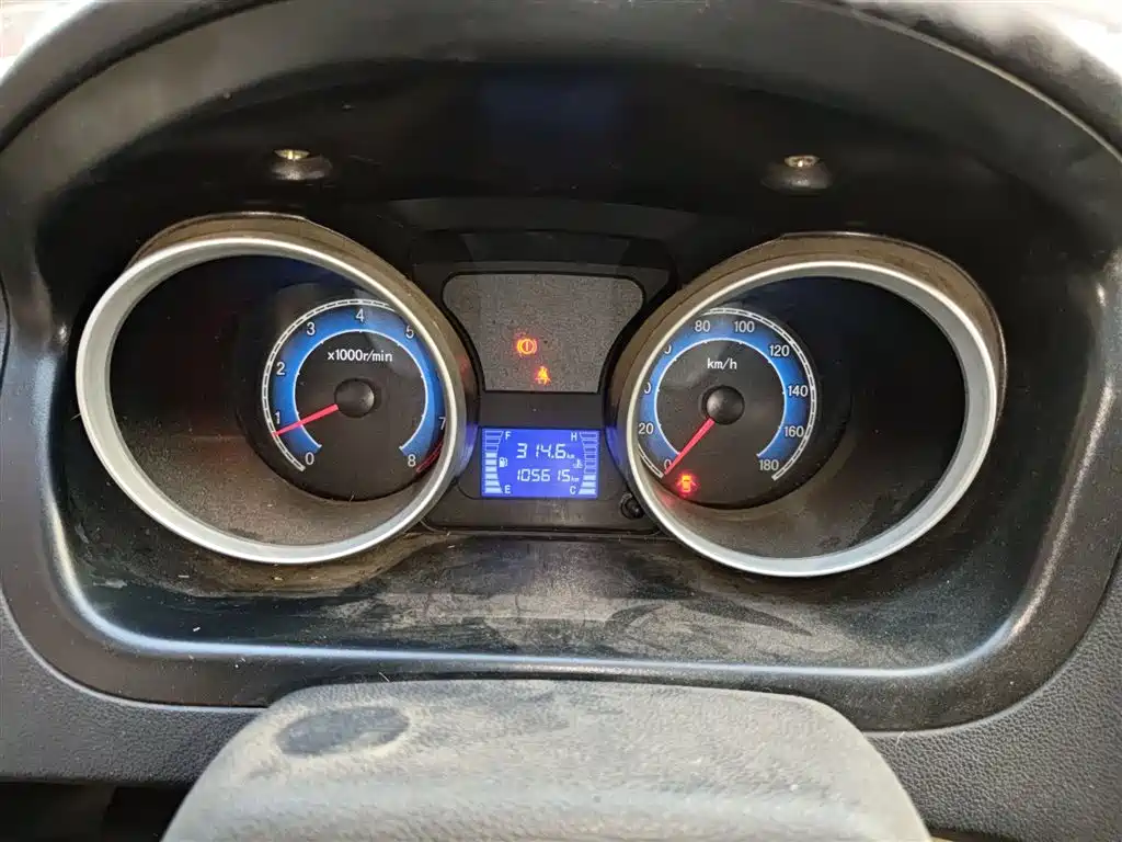 Changan Ruixing M80 1.5 L Basic 4-seat Single AC AC CN-VI Flat Roof Hatch DAM15 KR