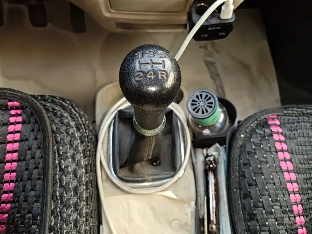 Changan Ruixing M80 1.5 L Basic 4-seat Single AC AC CN-VI Flat Roof Hatch DAM15 KR