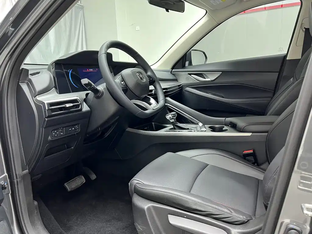 Changan CS35 PLUS Blue Whale NE 1.4 T DCT Luxury