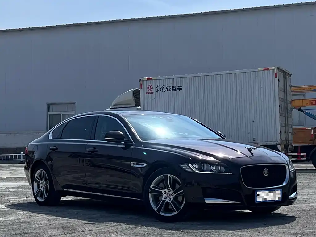 Jaguar XFL XFL 2.0 T 200 PS 2 WD Elite