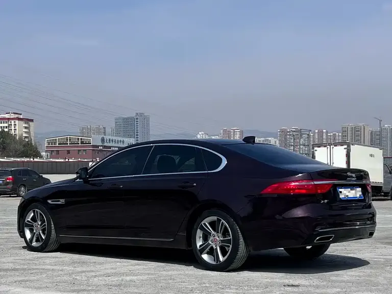 Jaguar XFL XFL 2.0 T 200 PS 2 WD Elite
