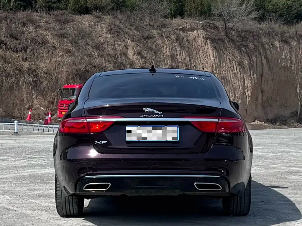 Jaguar XFL XFL 2.0 T 200 PS 2 WD Elite