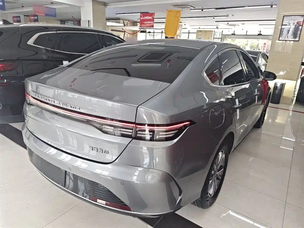 Destroyer 05 Glory DM-i 55 KM Luxury