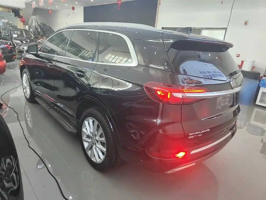 Enclave 28 T 4 WD Distinguished