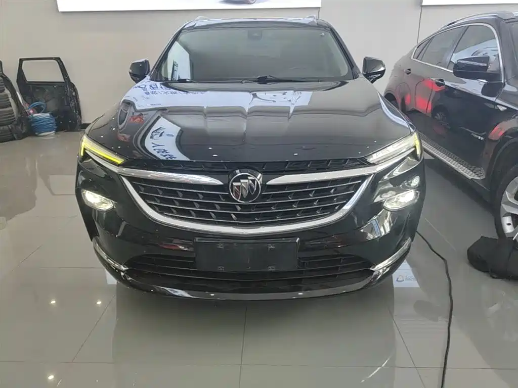 Enclave 28 T 4 WD Distinguished