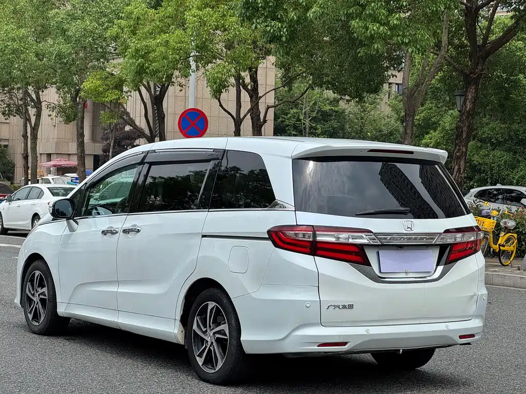 Odyssey 2.4 L Supreme