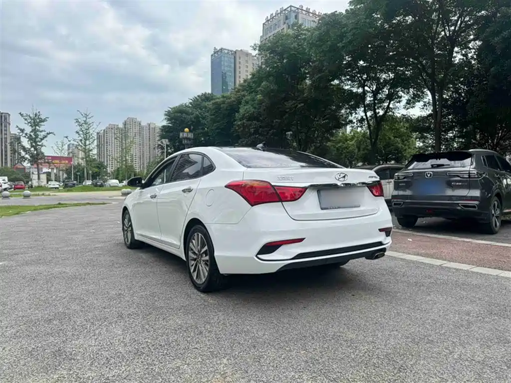 Mistra 1.8 L Auto Intelligent GLS CN-V