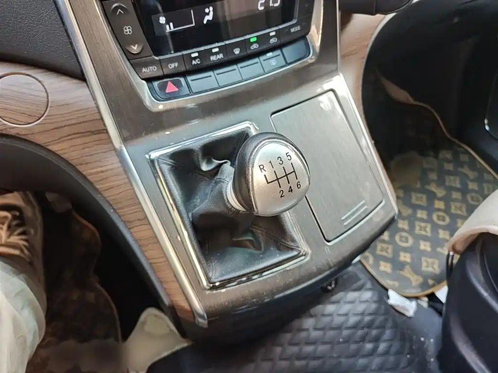 Fengxing CM7 风行CM7 2016款 2.0 T 手动尊享型