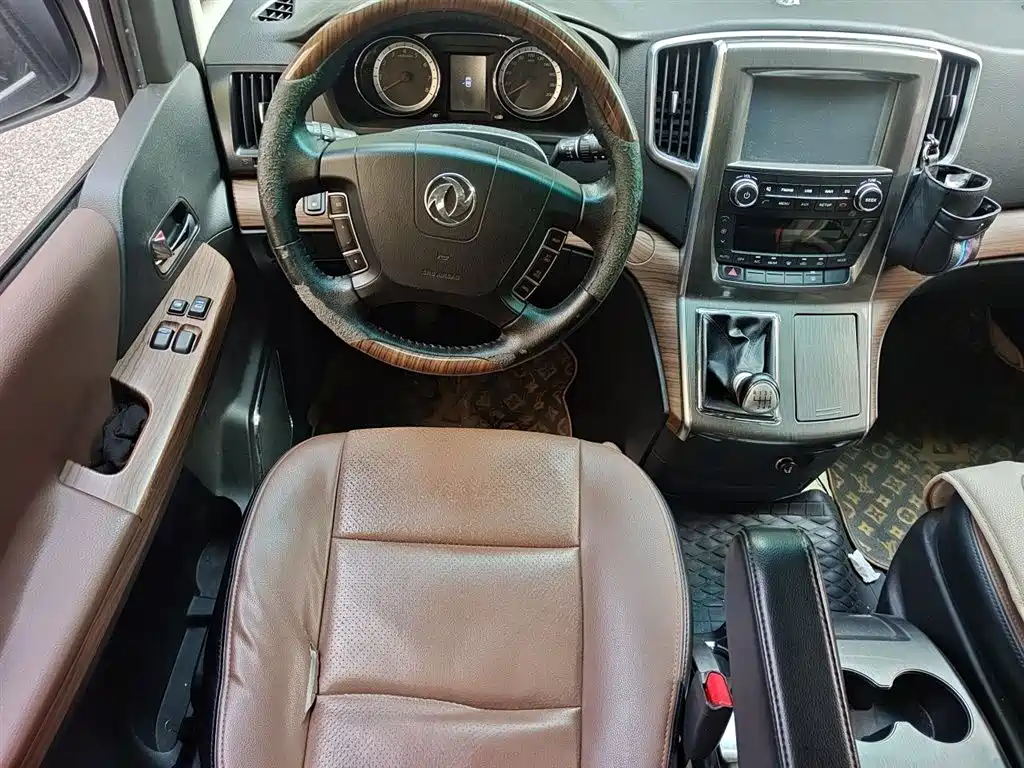 Fengxing CM7 风行CM7 2016款 2.0 T 手动尊享型
