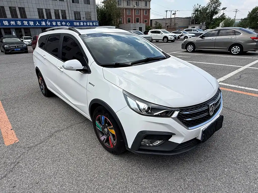 Baojun 310 W 1.5 L Auto Luxury CN-V