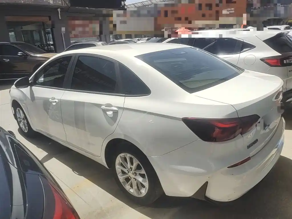 Monza 1.5 L DCT Pleasure