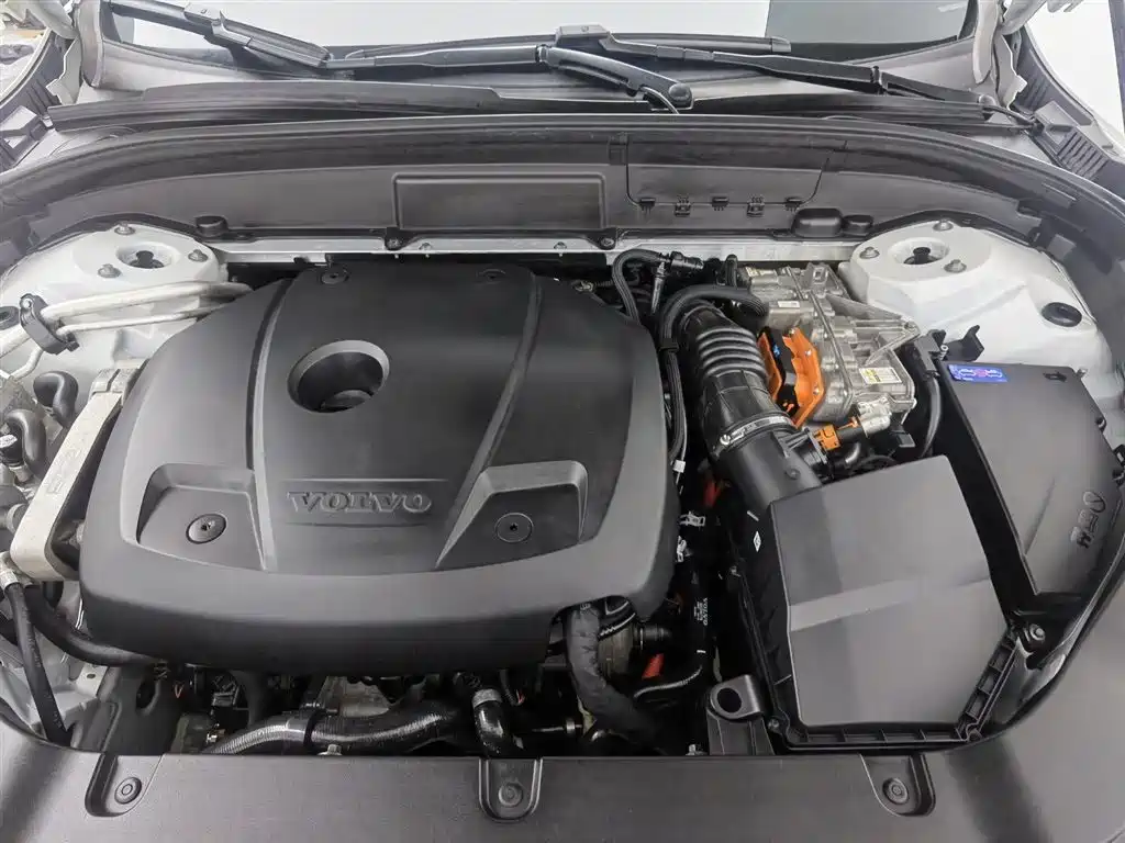Volvo XC60 PHEV T8 E Drive Hybrid Smart Grace Sport CN-V
