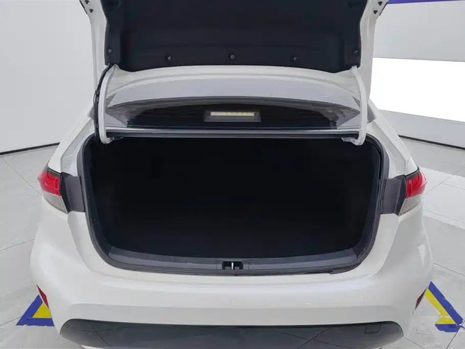 Levin Dual Engine 1.8 H E-CVT Luxury CN-VI