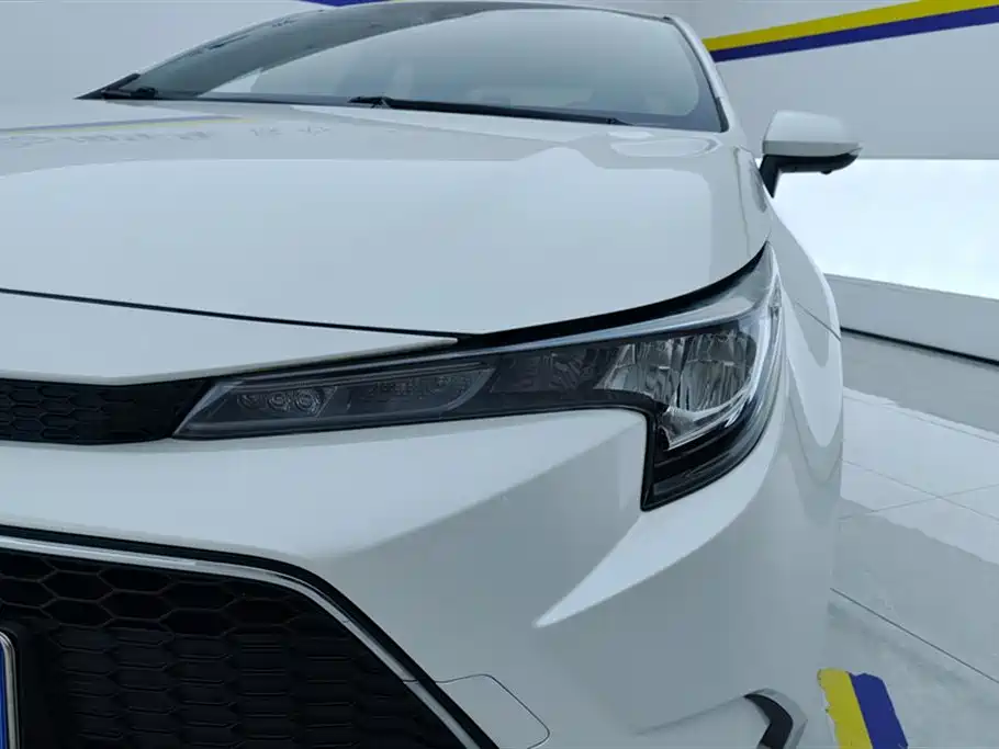 Levin Dual Engine 1.8 H E-CVT Luxury CN-VI