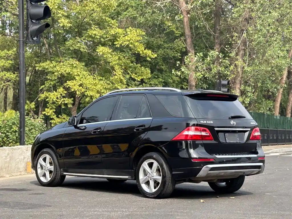 Mercedes-Benz M-Class ML 320 4 MATIC