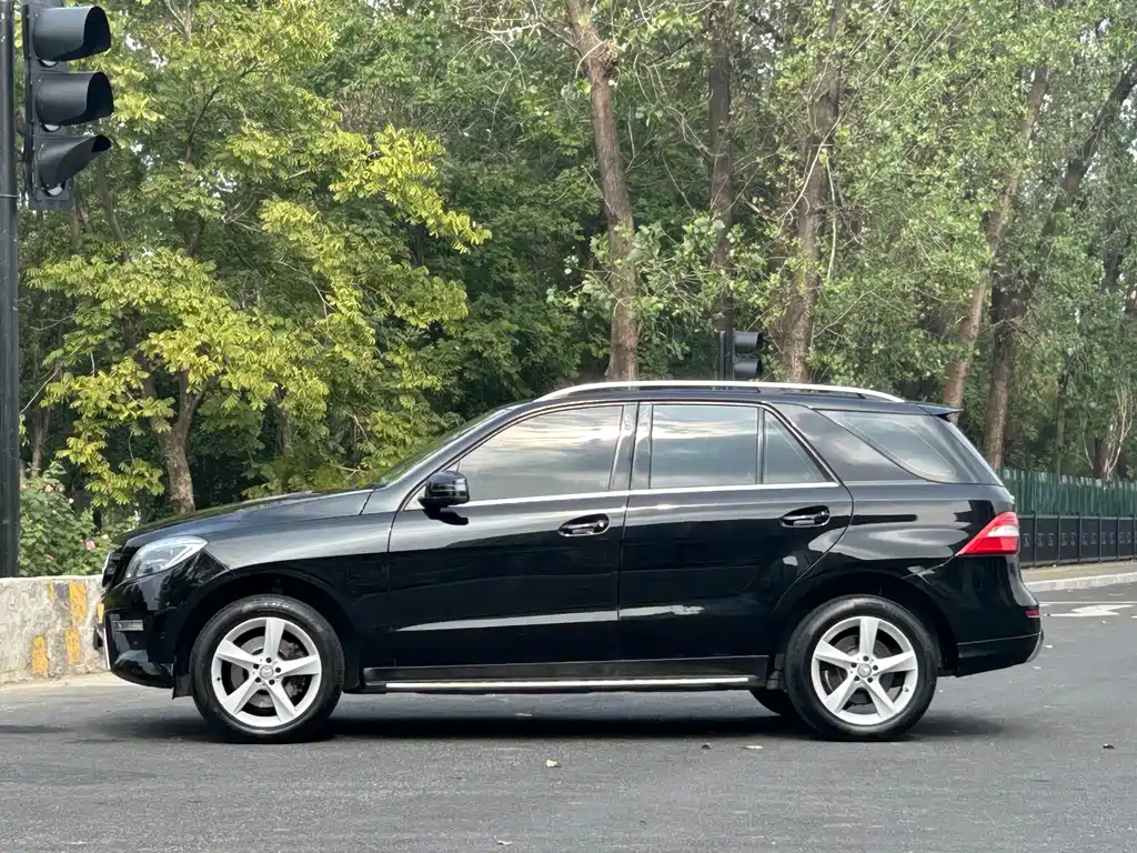 Mercedes-Benz M-Class ML 320 4 MATIC