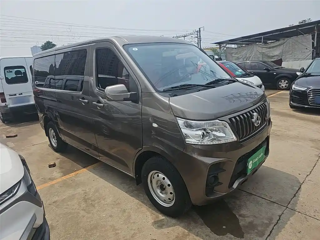 Changan Ruixing M60 1.5 L GDI Comfort Bus 6 7-seat