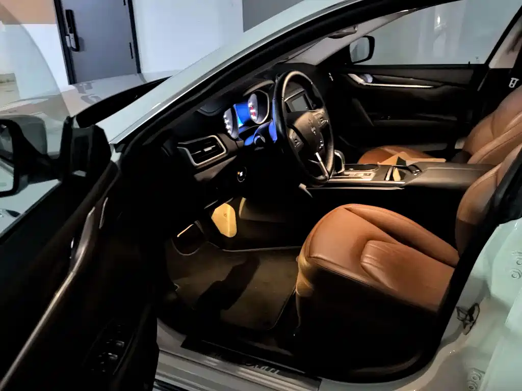 Ghibli 3.0 T Standard