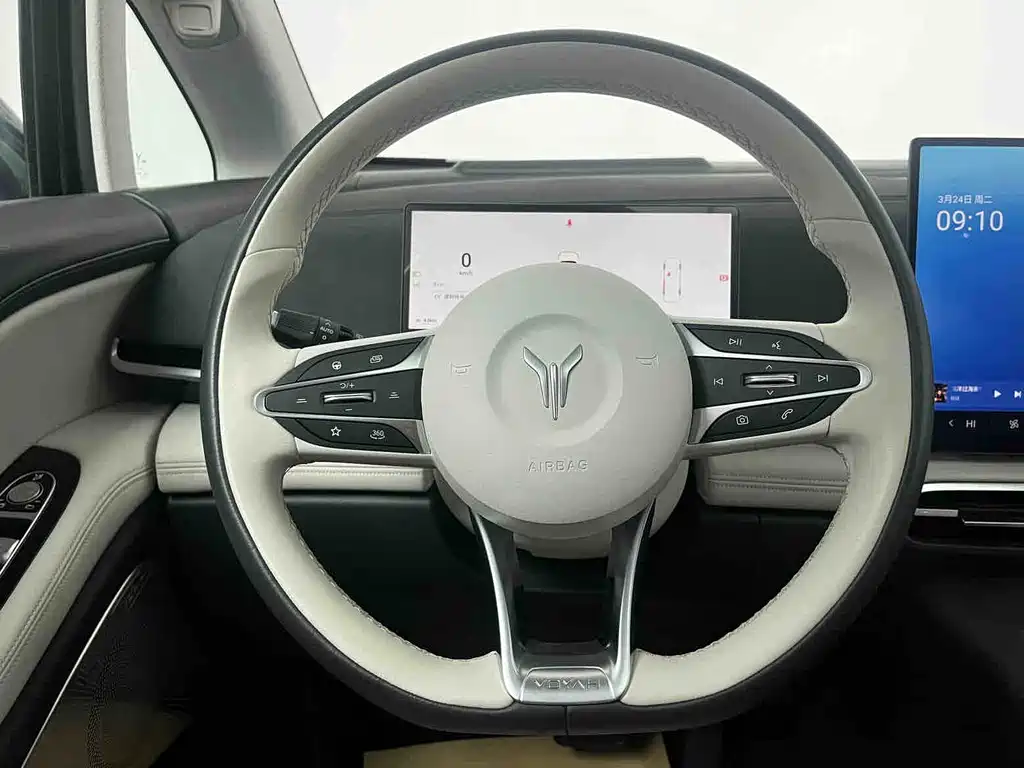 Voyah Dreamer PHEV 4 WD Flagship Kunpeng