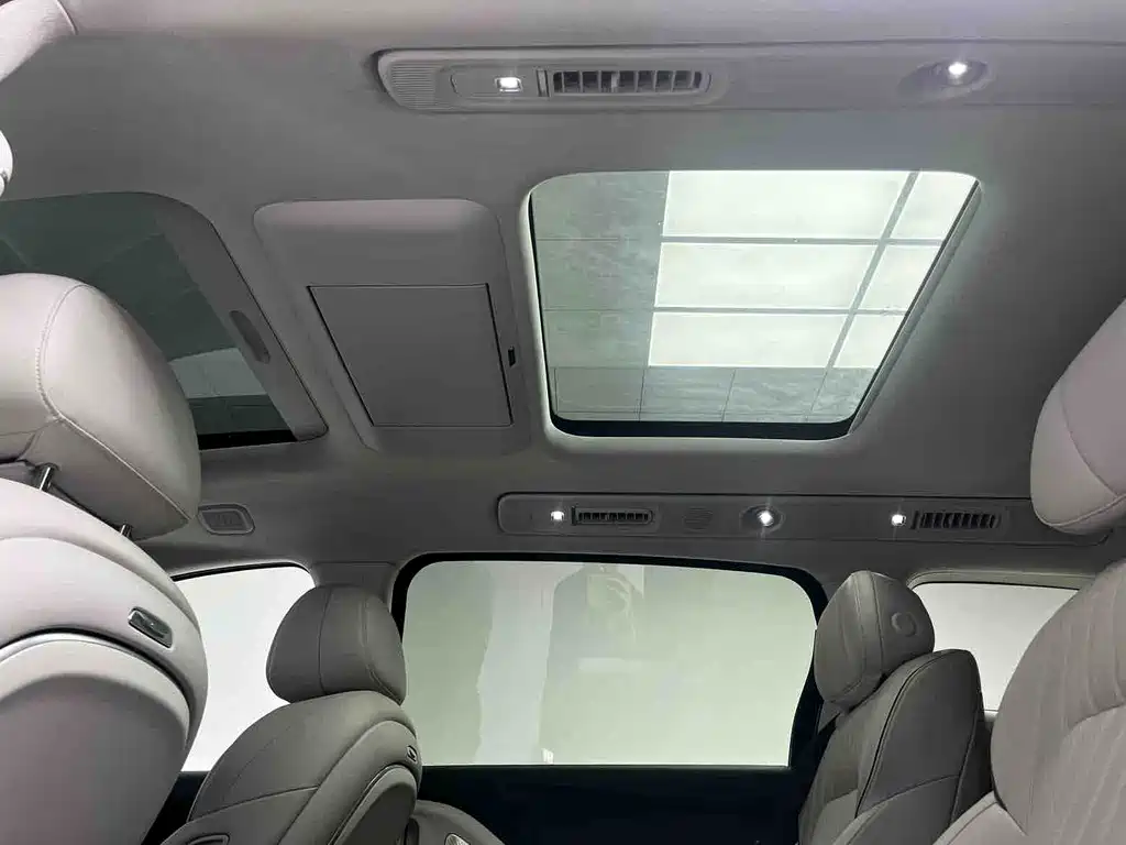 Voyah Dreamer PHEV 4 WD Flagship Kunpeng