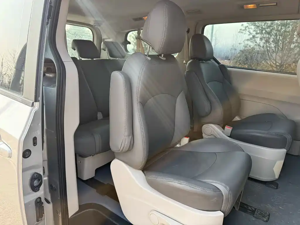 Maxus G10 大通G10 2018款 PLUS 2.4 L 手动精英版