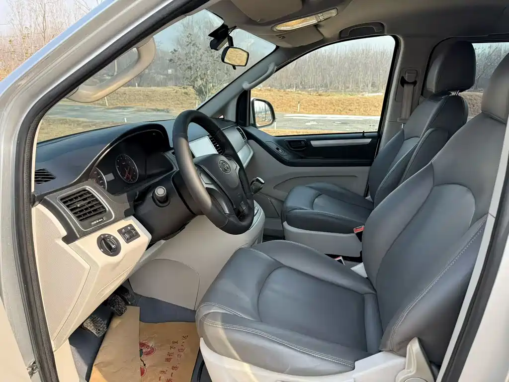 Maxus G10 大通G10 2018款 PLUS 2.4 L 手动精英版