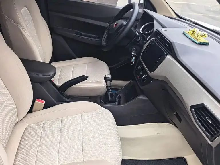 Wuling Hongguang Facelift 1.5 L S Comfort Electric Assist LAR