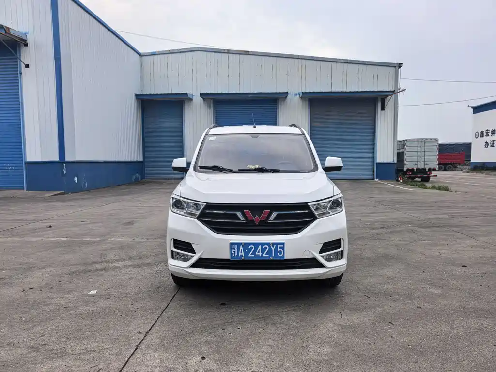 Wuling Hongguang Facelift 1.5 L S Comfort Electric Assist LAR