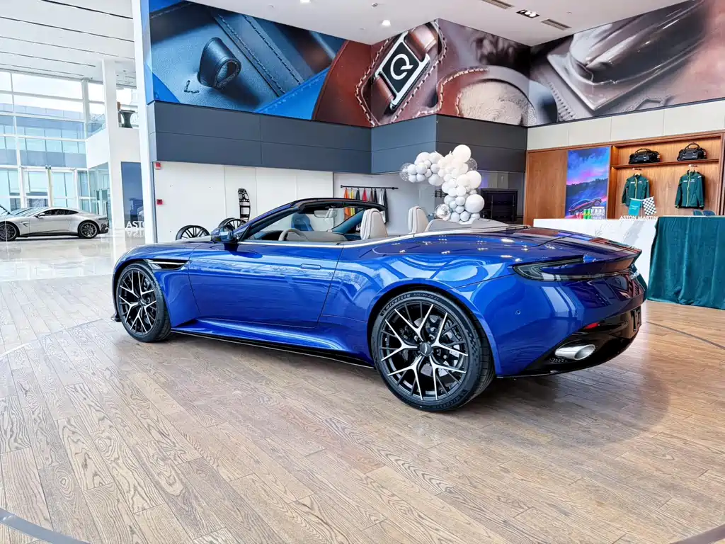 Aston Martin DB12 4.0 T V8 Volante