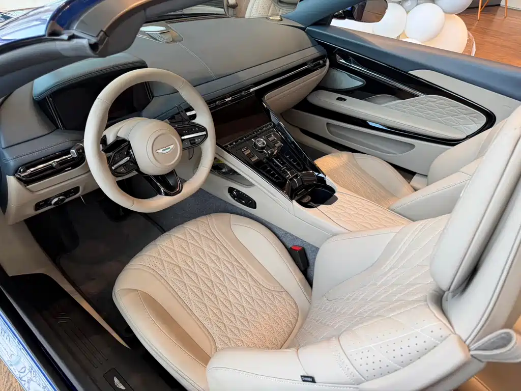 Aston Martin DB12 4.0 T V8 Volante