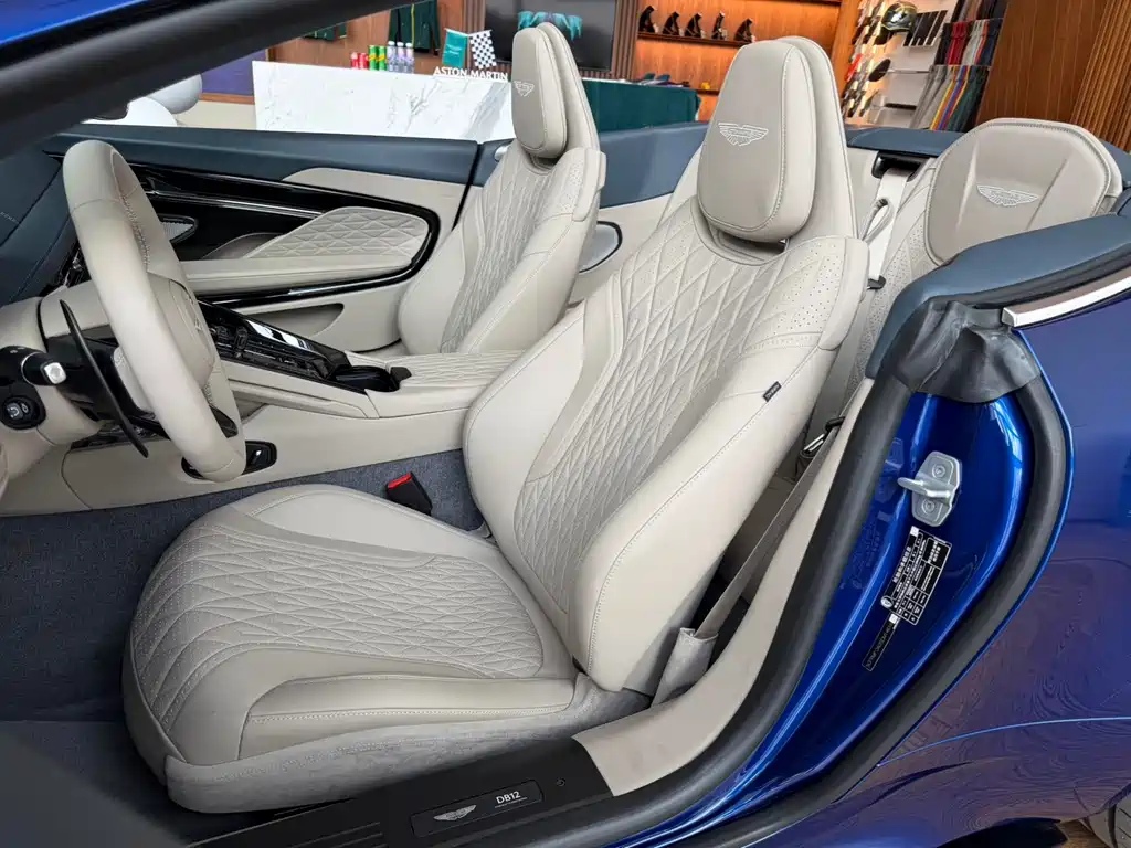 Aston Martin DB12 4.0 T V8 Volante