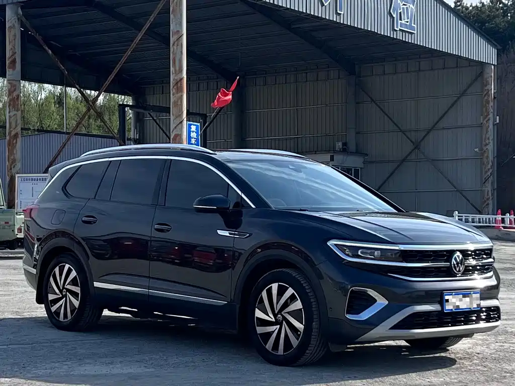 Talagon 380 TSI 4 WD Luxury Premium Realm Pro 6-seat