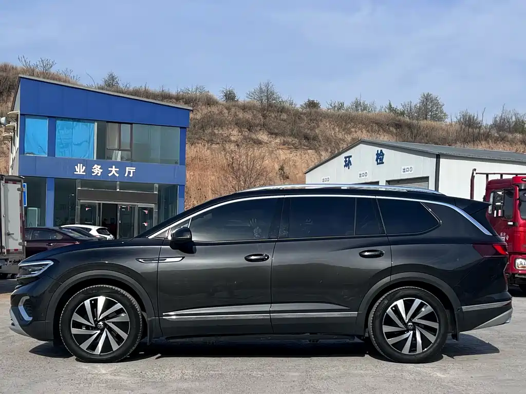 Talagon 380 TSI 4 WD Luxury Premium Realm Pro 6-seat