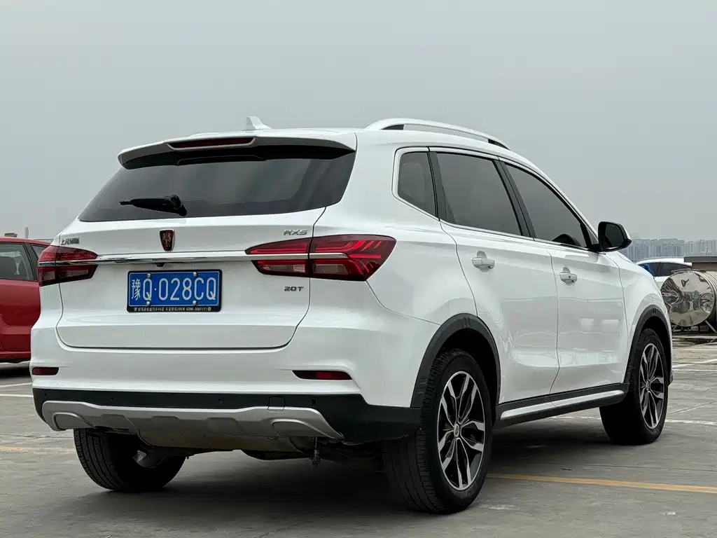 Roewe RX5 20 T 2 WD Auto Internet Smart Enjoyment